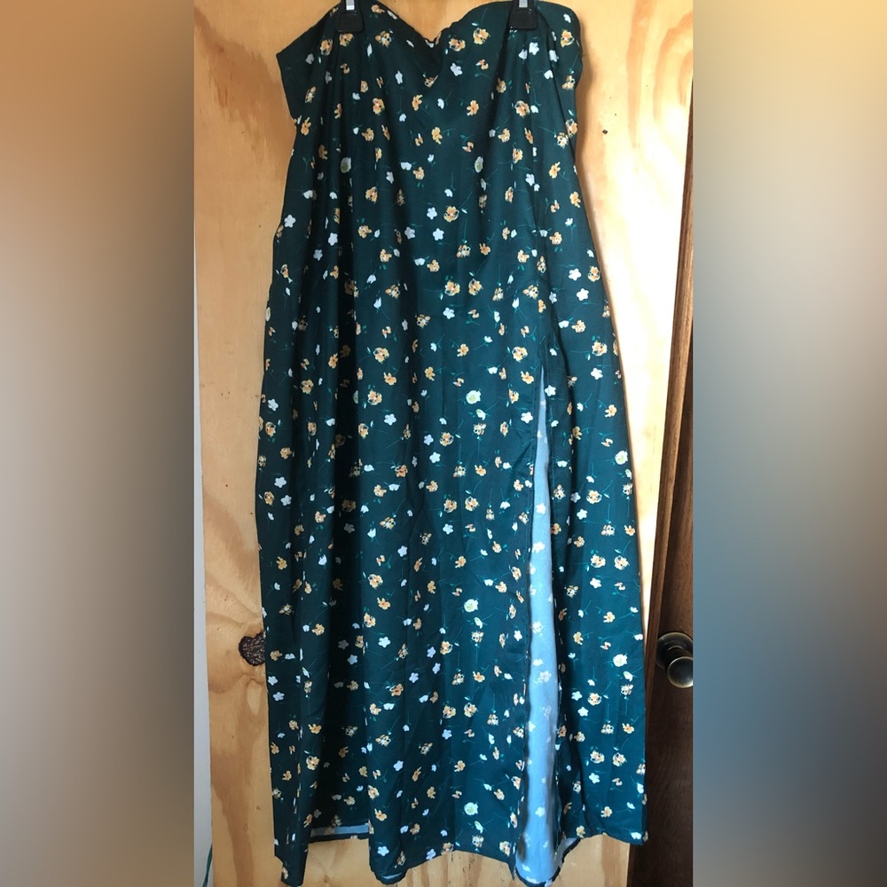Shein green floral side slit skirt women’s large.